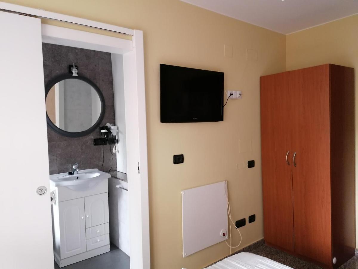Cuatro Caminos Hotel Sarria Ngoại thất bức ảnh